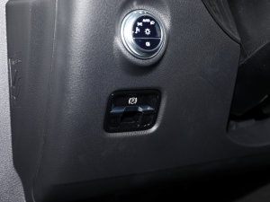 2023C 200 L \Ӱ v܇Ƅ