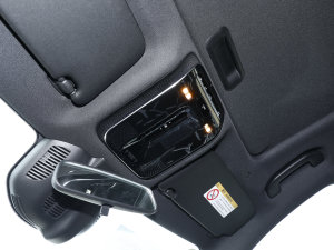 2023C 200 L \Ӱ п؅^