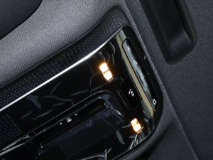 2023C 200 L \Ӱ п؅^