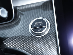 2023C 200 L \Ӱ п؅^