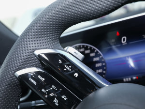 2023C 200 L \Ӱ п؅^