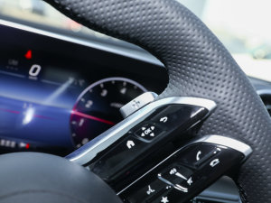 2023C 200 L \Ӱ п؅^