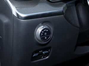 2023C 200 L \Ӱ п؅^