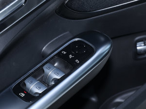 2023C 200 L \(yn)(dng) п؅^(q)