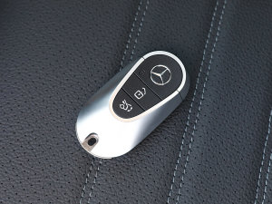 2023款C 200 L 运动版 车钥匙