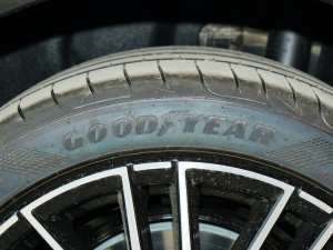 2023Ŀ C 260 L ݆̥Ʒ