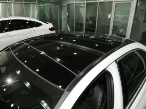 2023款C 260 L 运动版 4MATIC 车顶