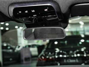 2023款C 260 L 运动版 4MATIC 车内后视镜