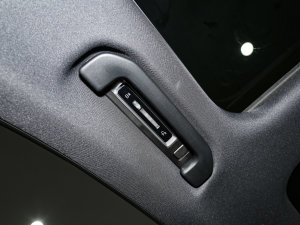2023款C 260 L 运动版 4MATIC 中控区