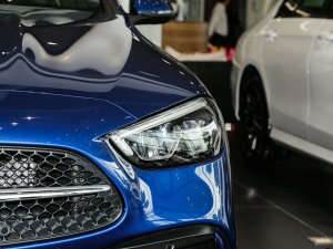 2023Ŀ C 260 L \Ӱ ^