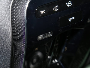 2023Ŀ C 260 L \Ӱ п؅^