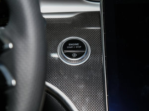 2023Ŀ C 260 L \Ӱ п؅^