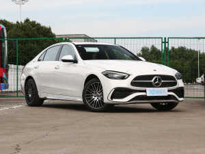 2023款改款 C 200 L 运动版 右前45度