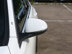 2023Ŀ C 200 L \Ӱ ^