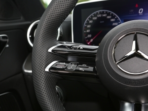 2023Ŀ C 200 L \Ӱ п؅^(q)