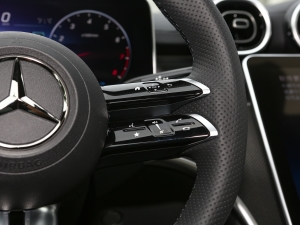 2023Ŀ C 200 L \Ӱ п؅^(q)