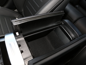 2023Ŀ C 260 L \Ӱ g