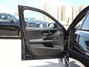 2023Ŀ C 260 L \Ӱ {λ܇T