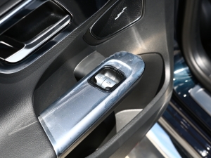 2023Ŀ C 260 L \Ӱ ܇ƅ^(q)