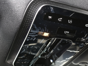 2023Ŀ C 260 L \Ӱ п؅^