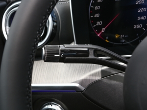 2023Ŀ C 260 L \Ӱ п؅^