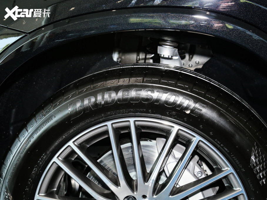 2023��YGLC GLC 300 L 4MATIC �Ӹ��� 7��