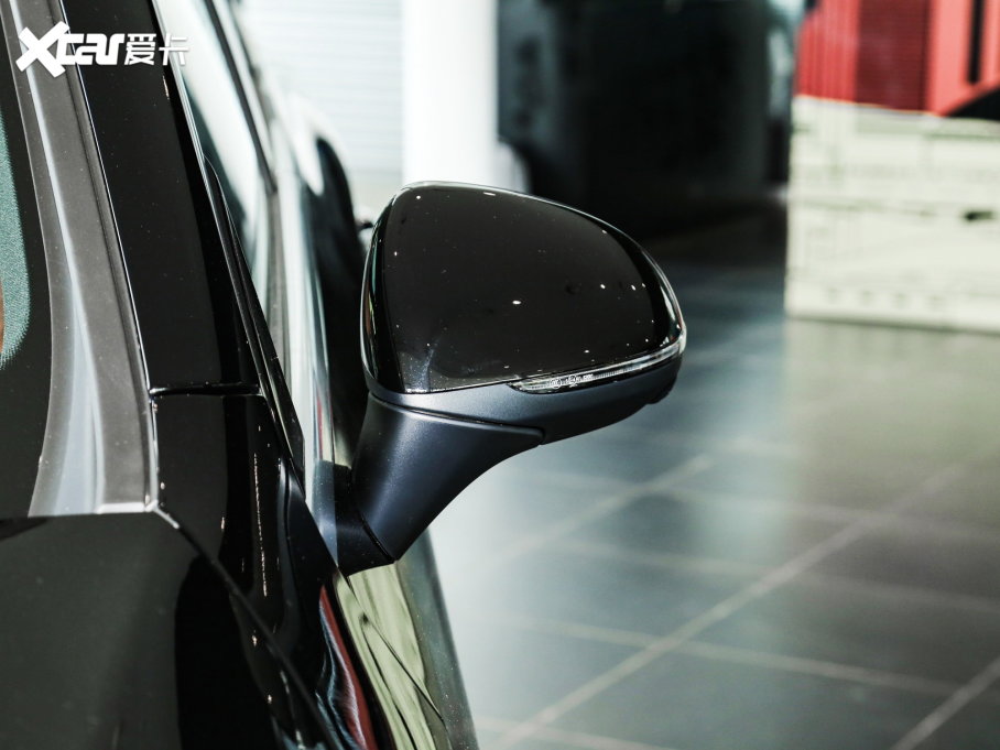 2023��YGLC GLC 300 L 4MATIC �Ӹ��� 7��