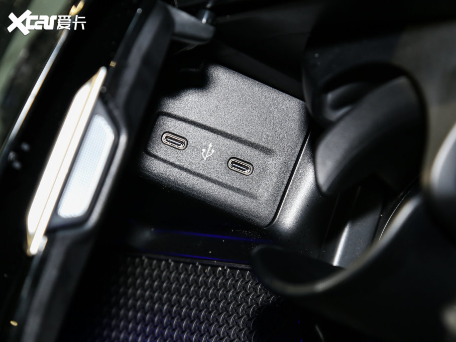 2023��YGLC GLC 300 L 4MATIC �Ӹ��� 7��