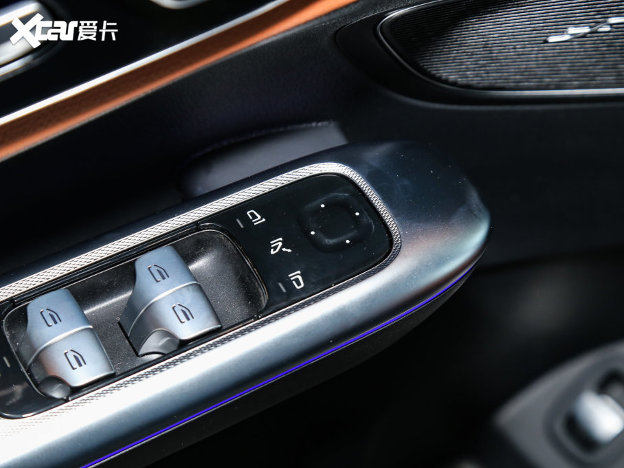 2023YGLC GLC 300 L 4MATIC Ӹ 7