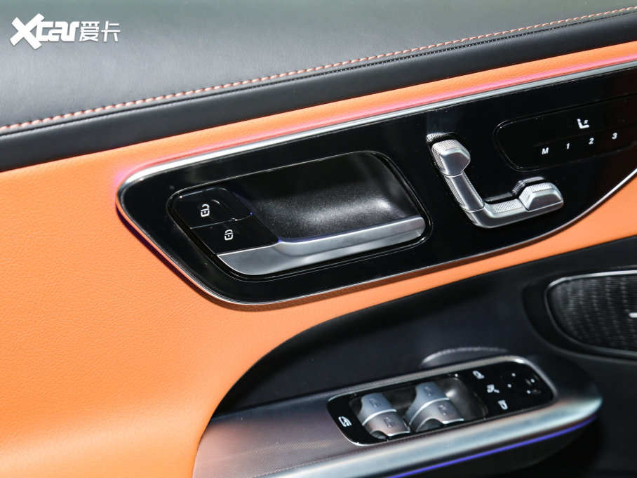 2023YGLC GLC 300 L 4MATIC Ӹ 7