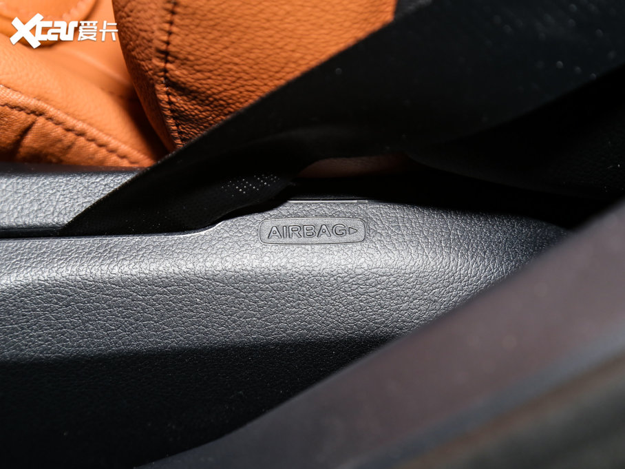 2023YGLC GLC 300 L 4MATIC Ӹ 7