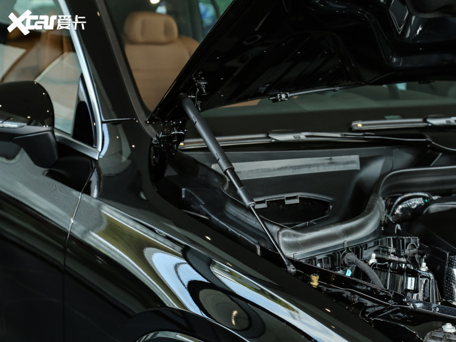 2023��YGLC GLC 300 L 4MATIC �Ӹ��� 7��