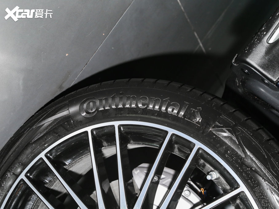 2023��YGLC GLC 300 L 4MATIC ���A�� 7��