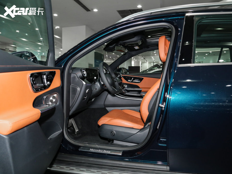 2023��YGLC GLC 300 L 4MATIC ���A�� 7��