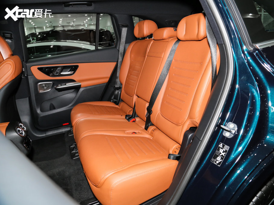 2023��YGLC GLC 300 L 4MATIC ���A�� 7��