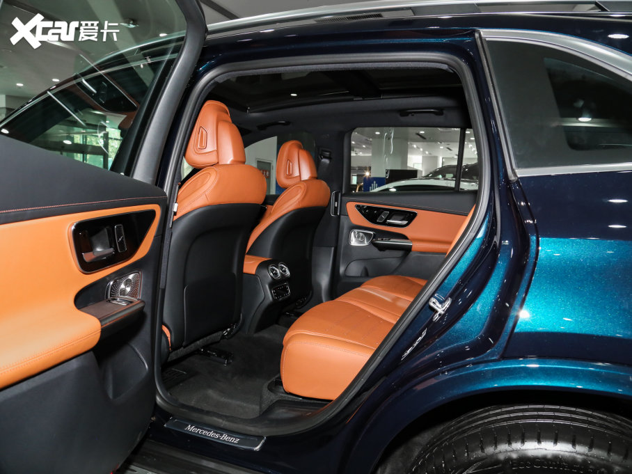 2023��YGLC GLC 300 L 4MATIC ���A�� 7��