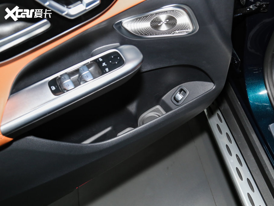 2023��YGLC GLC 300 L 4MATIC ���A�� 7��