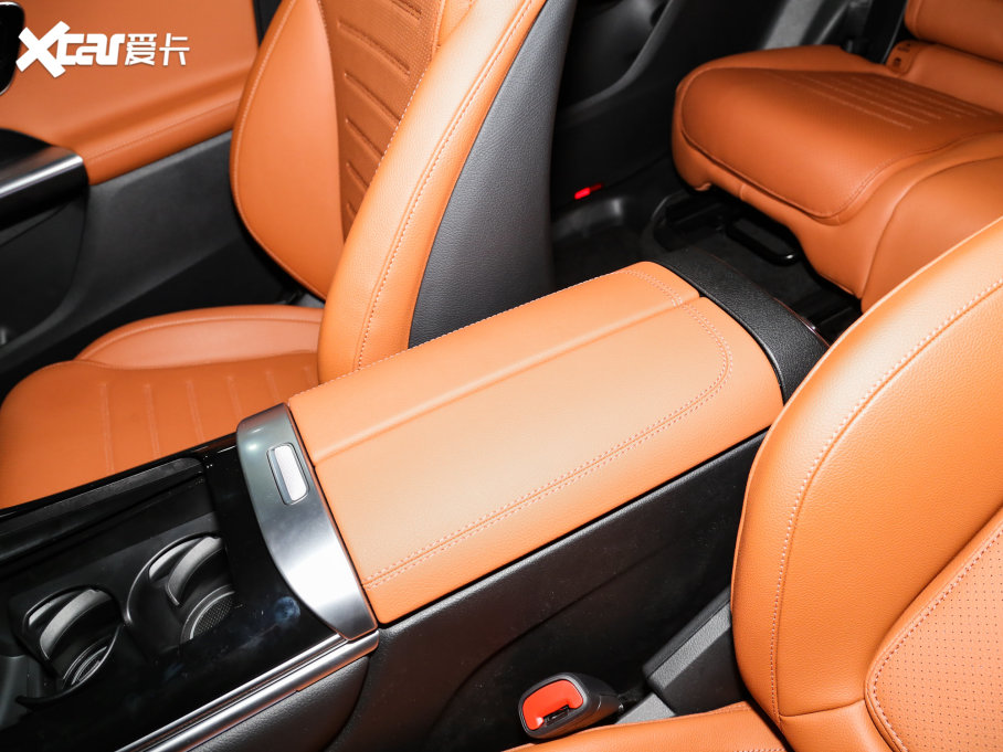 2023��YGLC GLC 300 L 4MATIC ���A�� 7��