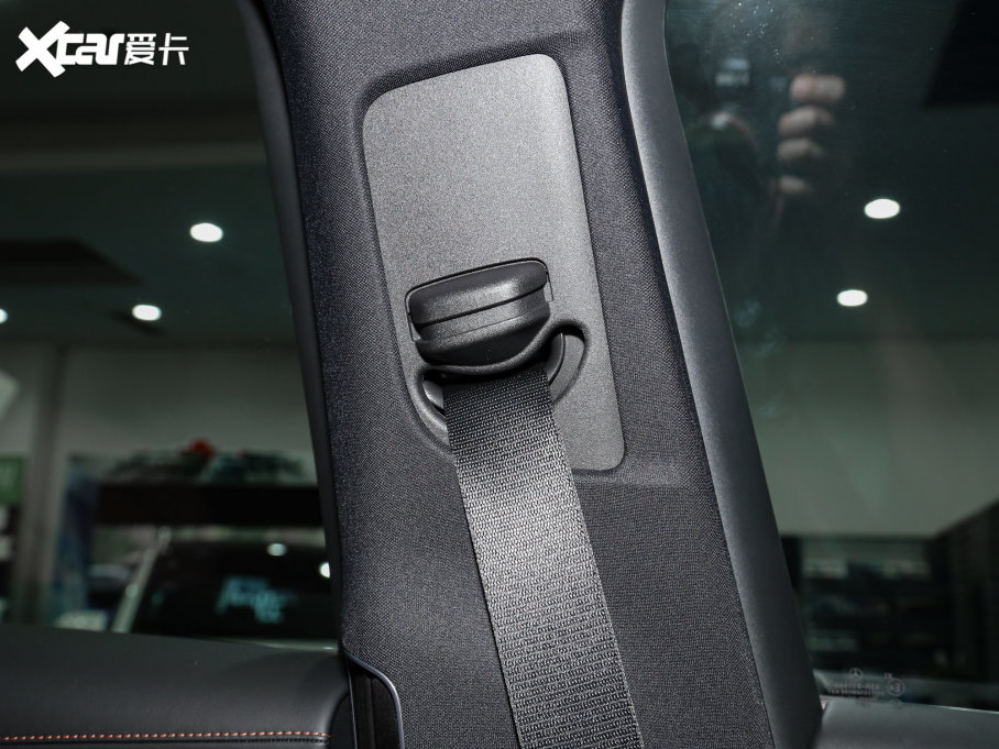 2023��YGLC GLC 300 L 4MATIC ���A�� 7��