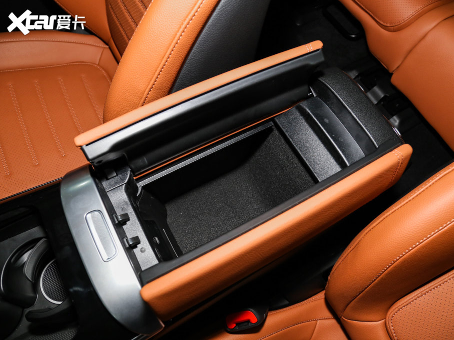 2023��YGLC GLC 300 L 4MATIC ���A�� 7��