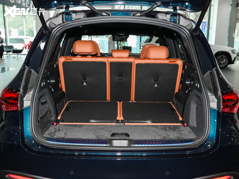 2023��YGLC GLC 300 L 4MATIC ���A�� 7��