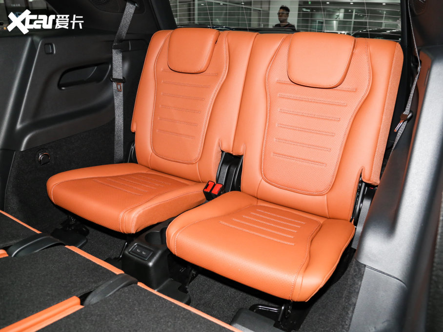 2023��YGLC GLC 300 L 4MATIC ���A�� 7��