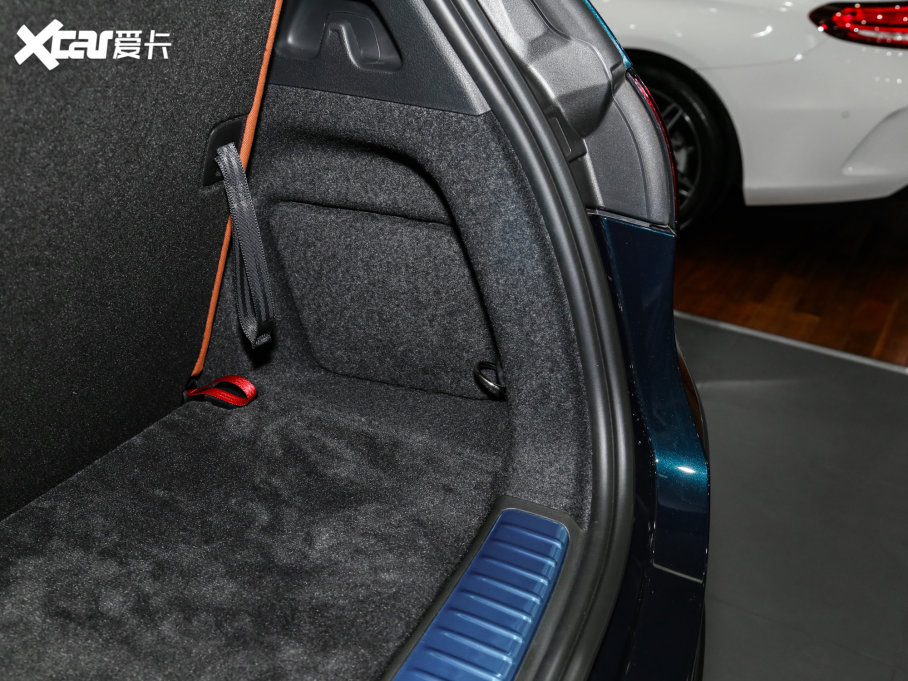 2023��YGLC GLC 300 L 4MATIC ���A�� 7��