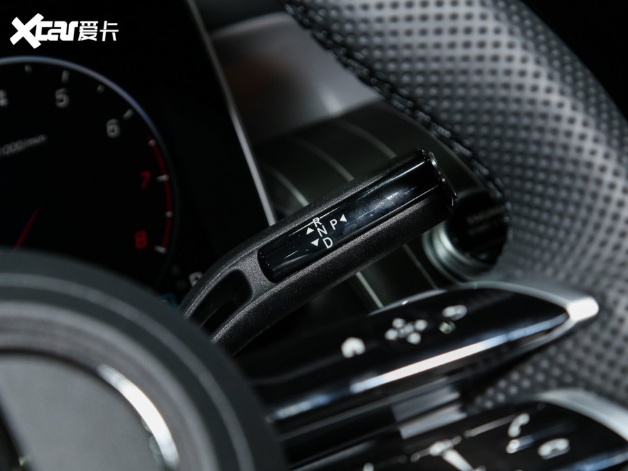 2023��YGLC GLC 300 L 4MATIC ���A�� 7��