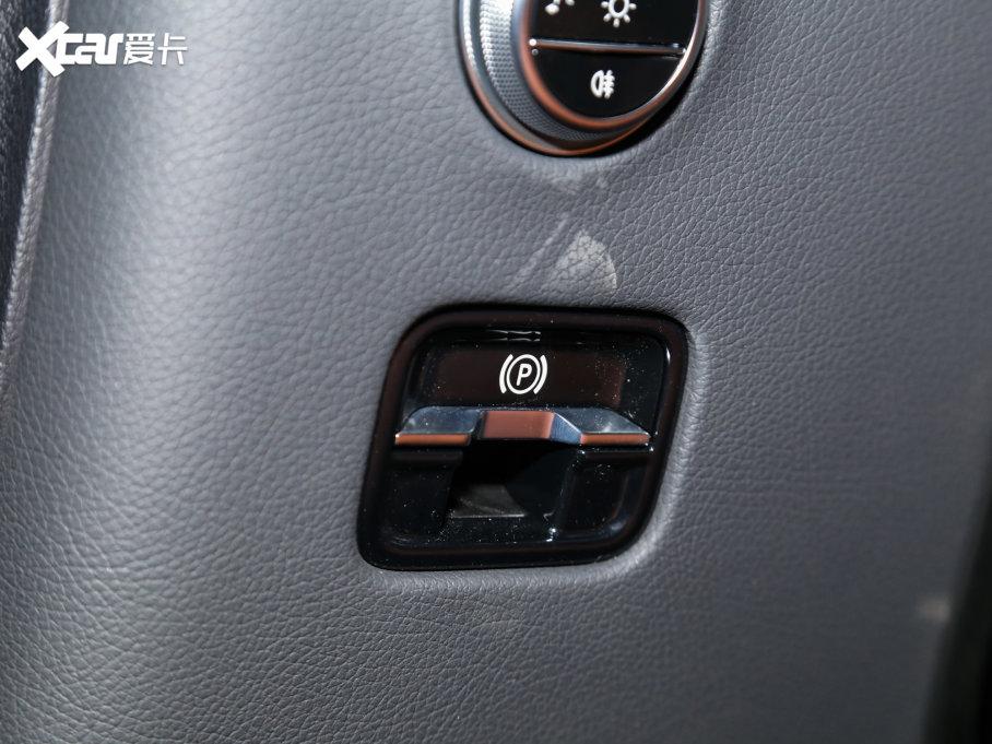 2023��YGLC GLC 300 L 4MATIC ���A�� 7��