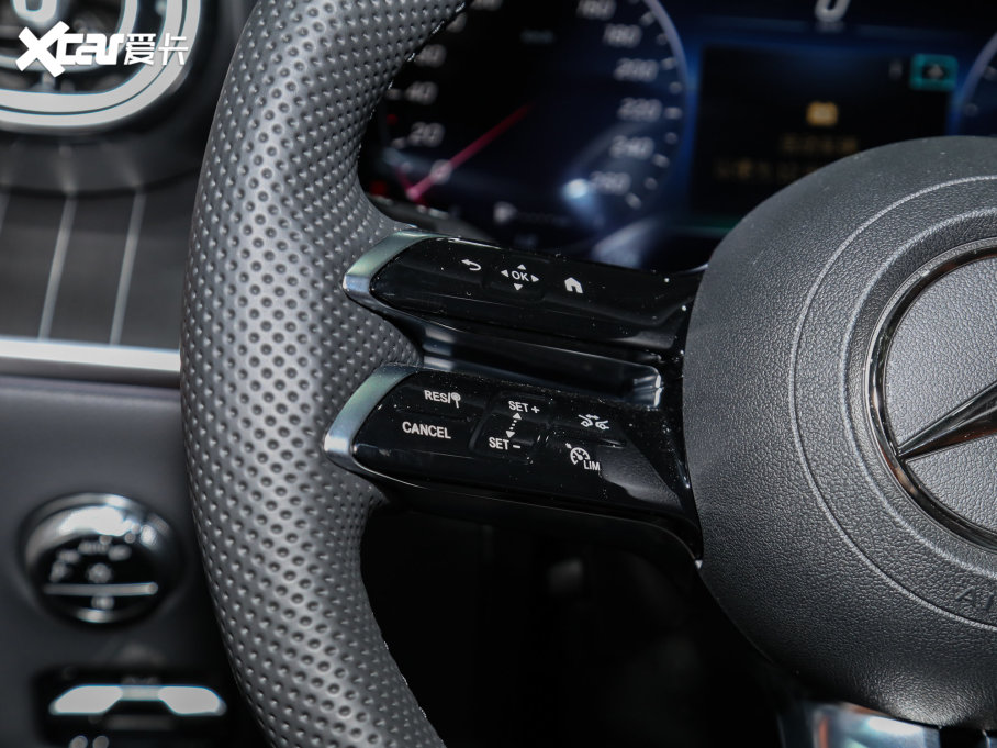 2023��YGLC GLC 300 L 4MATIC ���A�� 7��