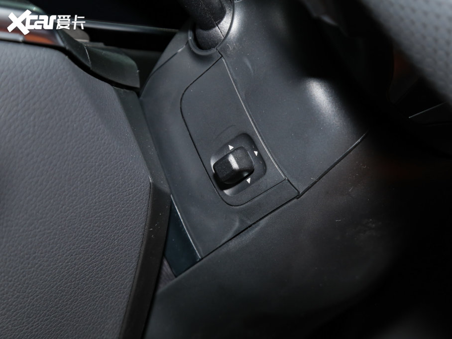 2023��YGLC GLC 300 L 4MATIC ���A�� 7��