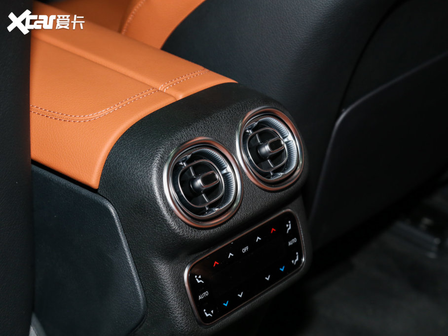 2023��YGLC GLC 300 L 4MATIC ���A�� 7��