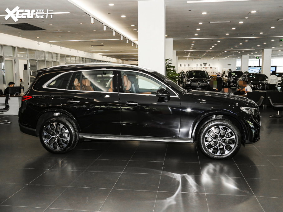 2023YGLC GLC 260 L 4MATIC A 7