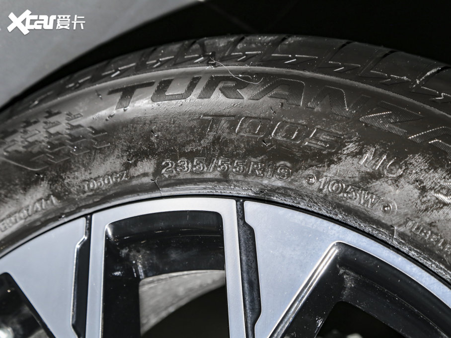 2023YGLC GLC 260 L 4MATIC A 7